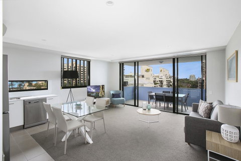 Direct Collective - Sea Breeze Mooloolaba - Lightning Ridge Tourism 6