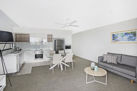 Direct Collective - Sea Breeze Mooloolaba - Lightning Ridge Tourism 24