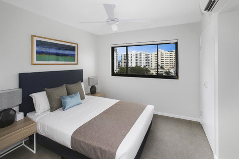 Direct Collective - Sea Breeze Mooloolaba - Lightning Ridge Tourism 8