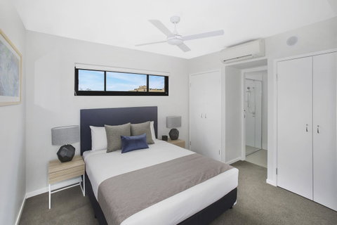 Direct Collective - Sea Breeze Mooloolaba - Lightning Ridge Tourism 12