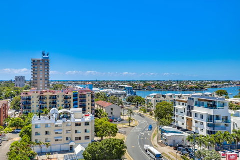 Direct Collective - Sea Breeze Mooloolaba - Lightning Ridge Tourism 13