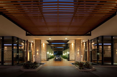 Oaks Redcliffe Mon Komo Suites - Lightning Ridge Tourism 14