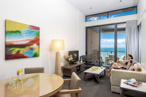 Oaks Redcliffe Mon Komo Suites - Lightning Ridge Tourism 19