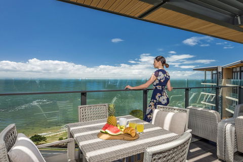 Oaks Redcliffe Mon Komo Suites - Lightning Ridge Tourism 18