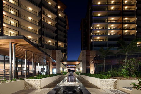 Oaks Redcliffe Mon Komo Suites - Lightning Ridge Tourism 1