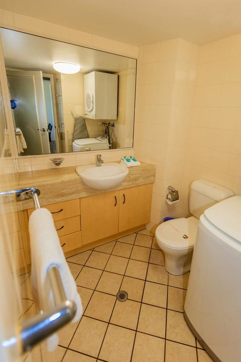 Grand Palais Boolarong Beachside Apartments - Lightning Ridge Tourism 34