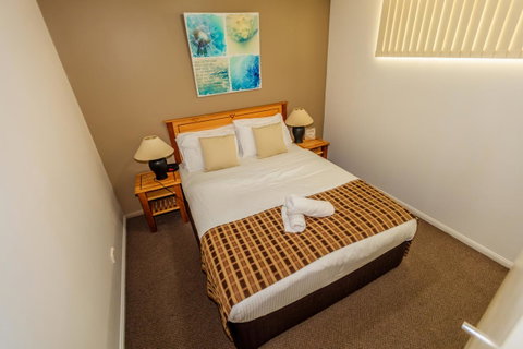 Grand Palais Boolarong Beachside Apartments - Lightning Ridge Tourism 13