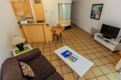 Grand Palais Boolarong Beachside Apartments - Lightning Ridge Tourism 11