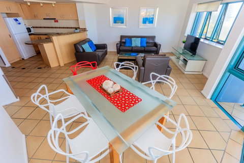 Grand Palais Boolarong Beachside Apartments - Lightning Ridge Tourism 22