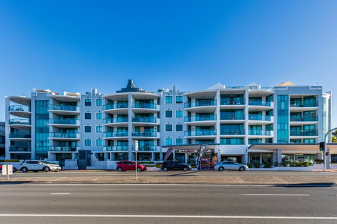 Grand Palais Boolarong Beachside Apartments - Lightning Ridge Tourism 9