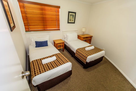 Grand Palais Boolarong Beachside Apartments - Lightning Ridge Tourism 28