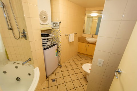 Grand Palais Boolarong Beachside Apartments - Lightning Ridge Tourism 12