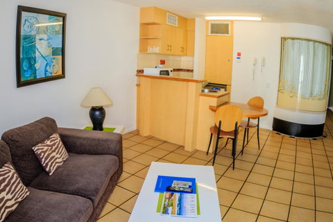 Grand Palais Boolarong Beachside Apartments - Lightning Ridge Tourism 38