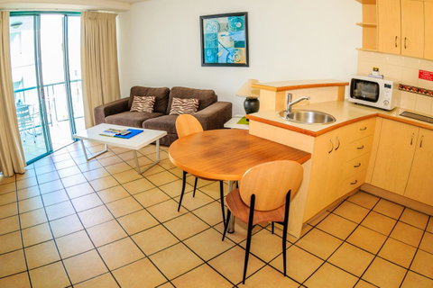 Grand Palais Boolarong Beachside Apartments - Lightning Ridge Tourism 17