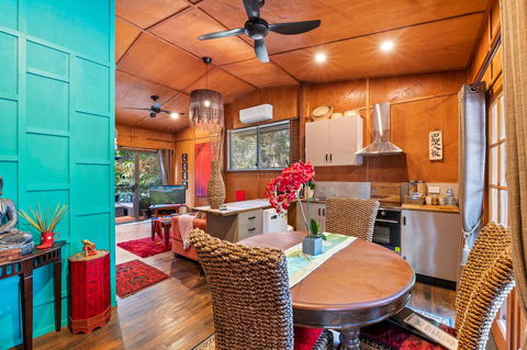 Noosa Hinterland Retreat - Lightning Ridge Tourism 1