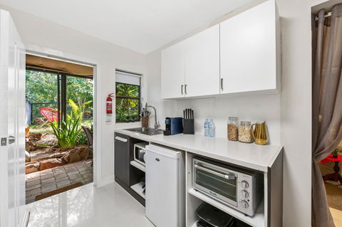 Noosa Hinterland Retreat - Lightning Ridge Tourism 4