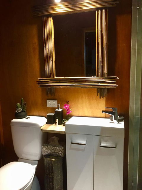 Noosa Hinterland Retreat - Lightning Ridge Tourism 5