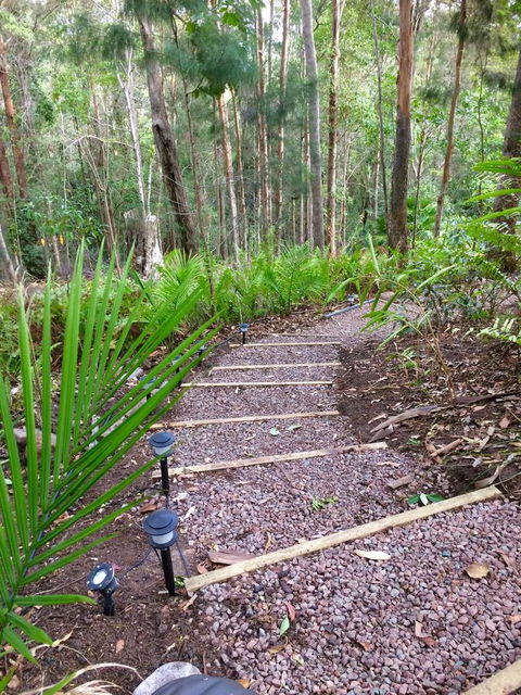 Noosa Hinterland Retreat - Lightning Ridge Tourism 13