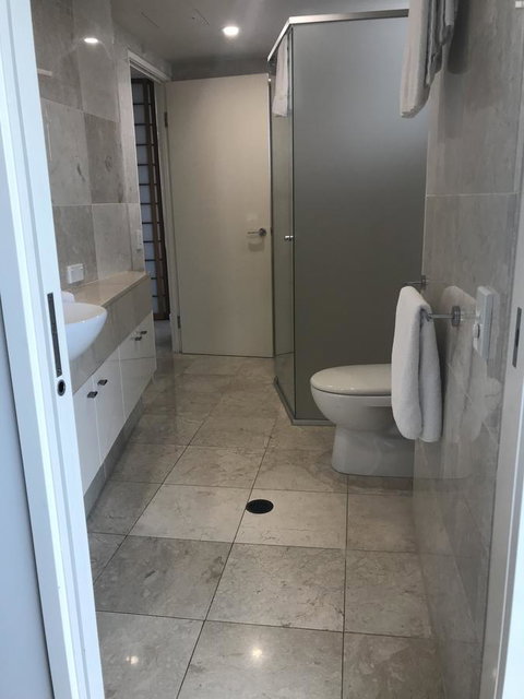 Cilento Mooloolaba - Lightning Ridge Tourism 41