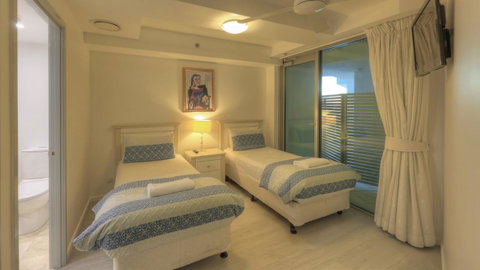 Cilento Mooloolaba - Lightning Ridge Tourism 23