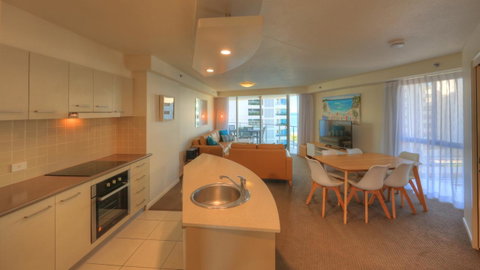 Cilento Mooloolaba - Lightning Ridge Tourism 8