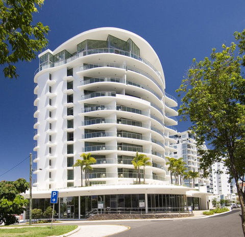 Cilento Mooloolaba - Lightning Ridge Tourism 0