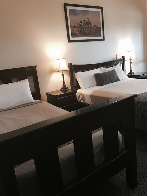 The Bearded Dragon Boutique Hotel - Lightning Ridge Tourism 29