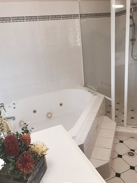 The Bearded Dragon Boutique Hotel - Lightning Ridge Tourism 44