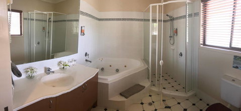 The Bearded Dragon Boutique Hotel - Lightning Ridge Tourism 5