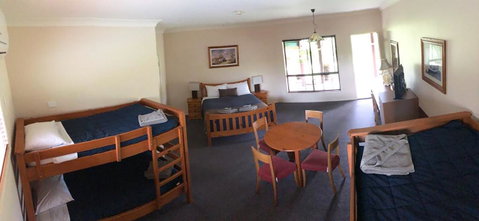 The Bearded Dragon Boutique Hotel - Lightning Ridge Tourism 10