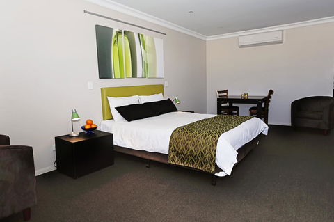 Drovers Motor Inn - Lightning Ridge Tourism 15