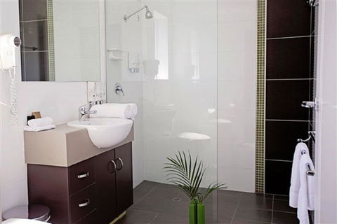 Drovers Motor Inn - Lightning Ridge Tourism 5