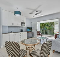 Couples private spa beach getaway - Lightning Ridge Tourism