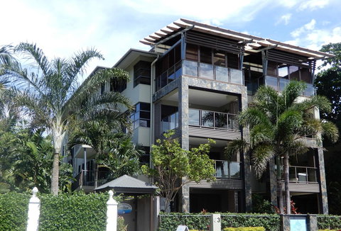 Sea Point On Trinity Beach - Lightning Ridge Tourism 33