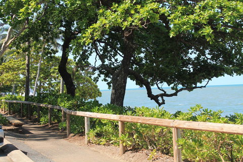 Sea Point On Trinity Beach - Lightning Ridge Tourism 4