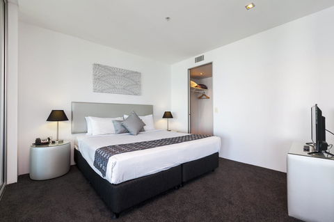 Q1 Resort & Spa - Official - Lightning Ridge Tourism 33