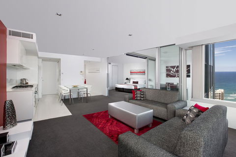Q1 Resort & Spa - Official - Lightning Ridge Tourism 27