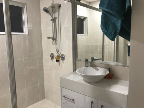 Whitsunday Luxury Homes - Lightning Ridge Tourism 38