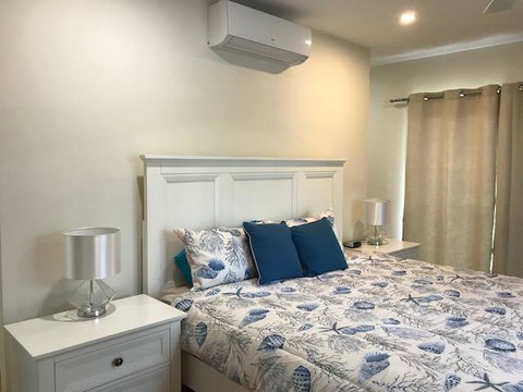 Whitsunday Luxury Homes - Lightning Ridge Tourism 18