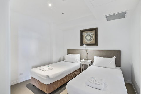 Oracle Resort Broadbeach - Gclr - Lightning Ridge Tourism 42