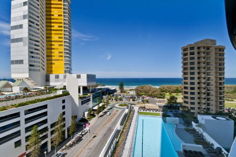 Oracle Resort Broadbeach - Gclr - Lightning Ridge Tourism 8