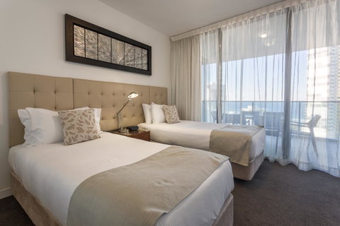 Oracle Resort Broadbeach - Gclr - Lightning Ridge Tourism 36