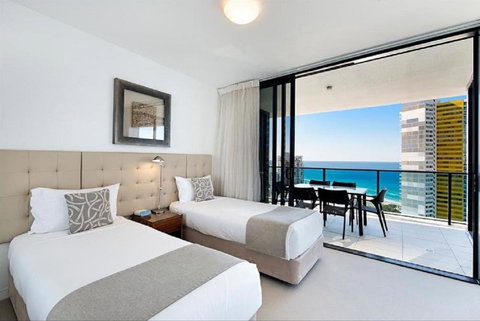 Oracle Resort Broadbeach - Gclr - Lightning Ridge Tourism 3