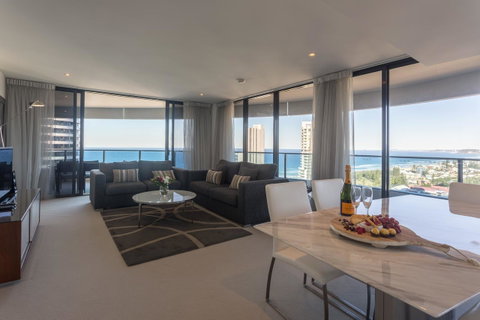 Oracle Resort Broadbeach - Gclr - Lightning Ridge Tourism 27