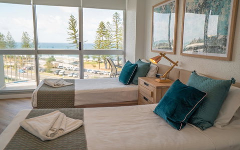 Mandolin Beachfront Resort - Lightning Ridge Tourism 9