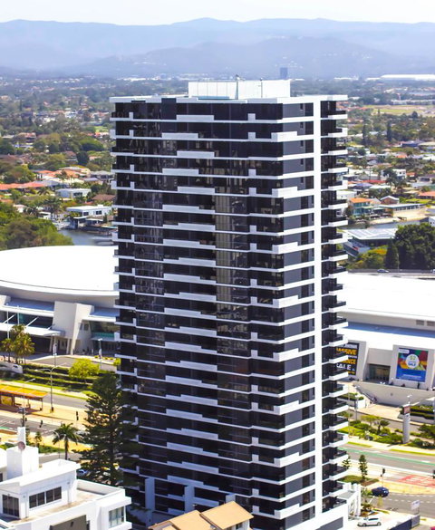 Synergy Broadbeach - Official - Lightning Ridge Tourism 7