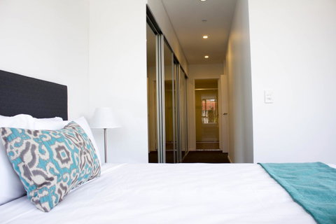 Synergy Broadbeach - Official - Lightning Ridge Tourism 16