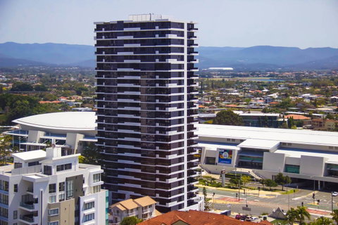 Synergy Broadbeach - Official - Lightning Ridge Tourism 19