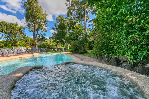 Roydon Beachfront Apartments - Lightning Ridge Tourism 16