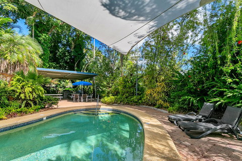 Roydon Beachfront Apartments - Lightning Ridge Tourism 10